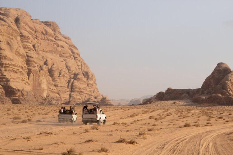 Mozoon Camp Hotel Wadi Rum Bagian luar foto