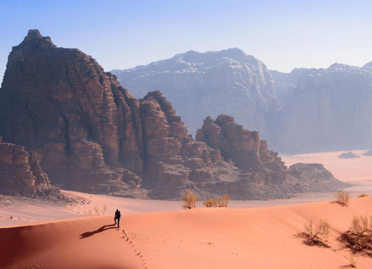 Mozoon Camp Hotel Wadi Rum Bagian luar foto