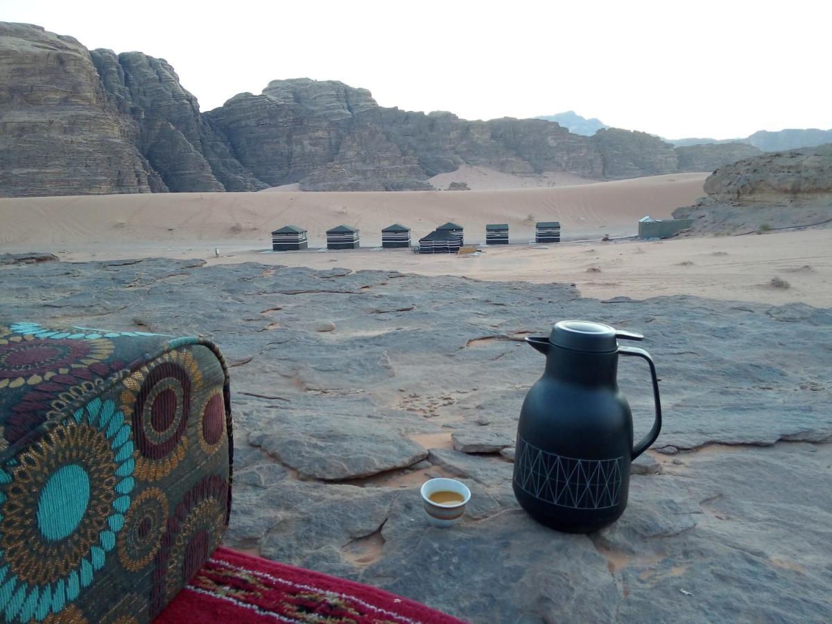 Mozoon Camp Hotel Wadi Rum Bagian luar foto