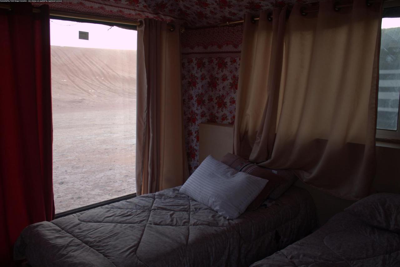 Mozoon Camp Hotel Wadi Rum Bagian luar foto