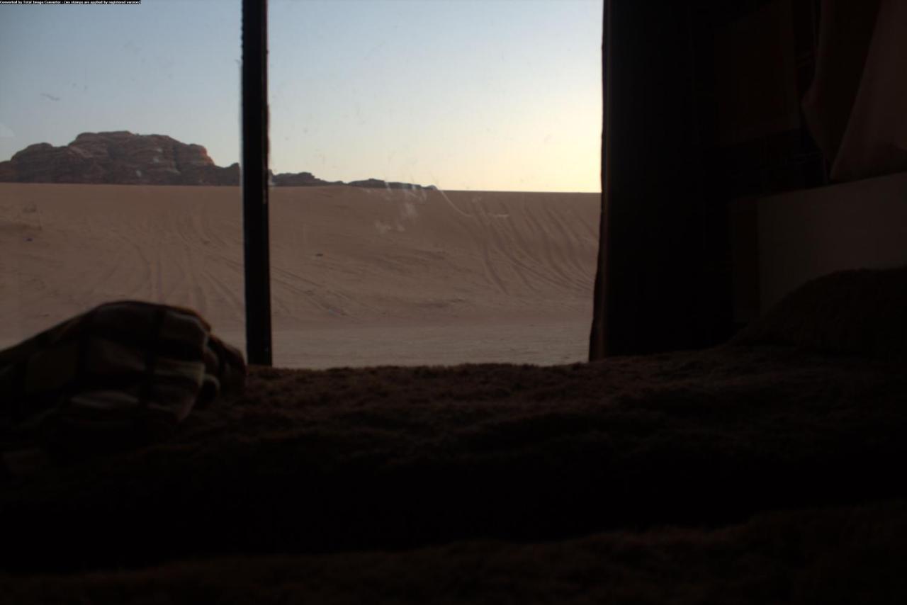 Mozoon Camp Hotel Wadi Rum Bagian luar foto