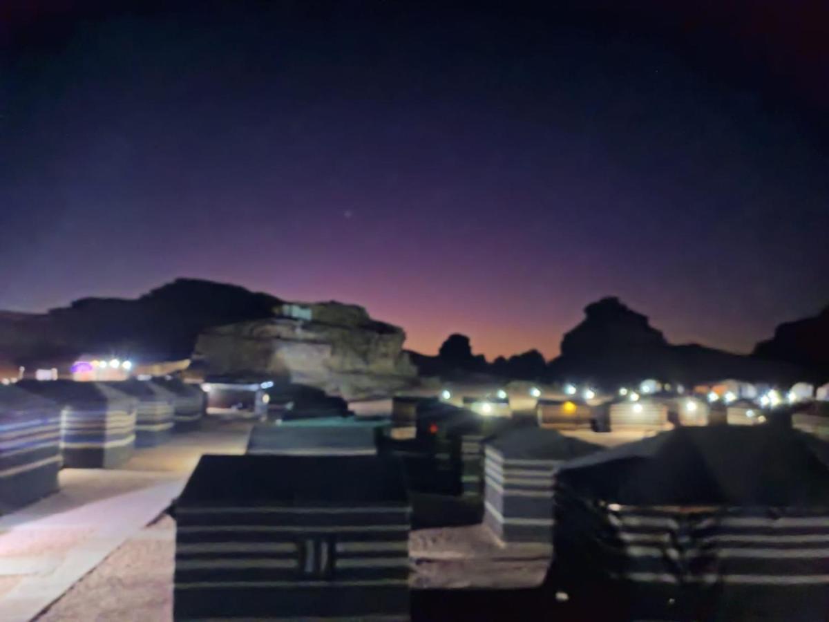 Mozoon Camp Hotel Wadi Rum Bagian luar foto