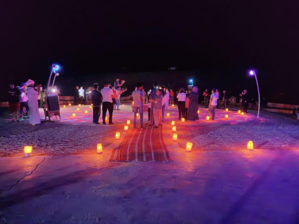 Mozoon Camp Hotel Wadi Rum Bagian luar foto