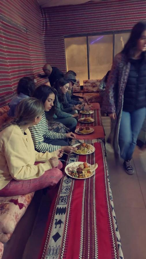 Mozoon Camp Hotel Wadi Rum Bagian luar foto