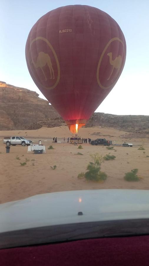 Mozoon Camp Hotel Wadi Rum Bagian luar foto
