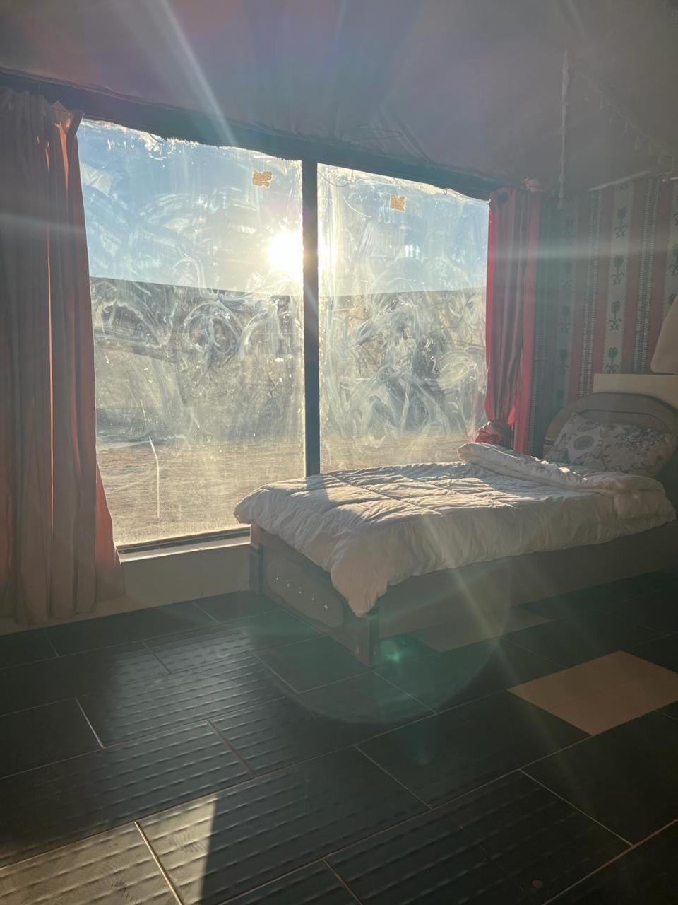 Mozoon Camp Hotel Wadi Rum Bagian luar foto